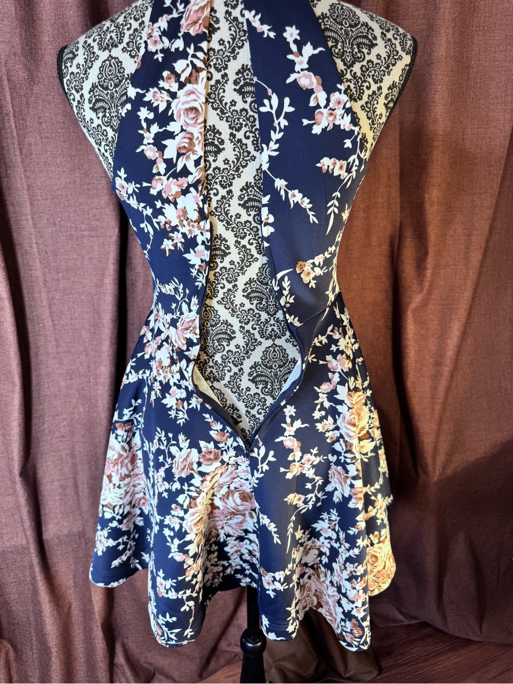 B. Darlin Floral Halter Fit & Flare Dress in Navy and Blush size 3/4 - Picture 7 of 11